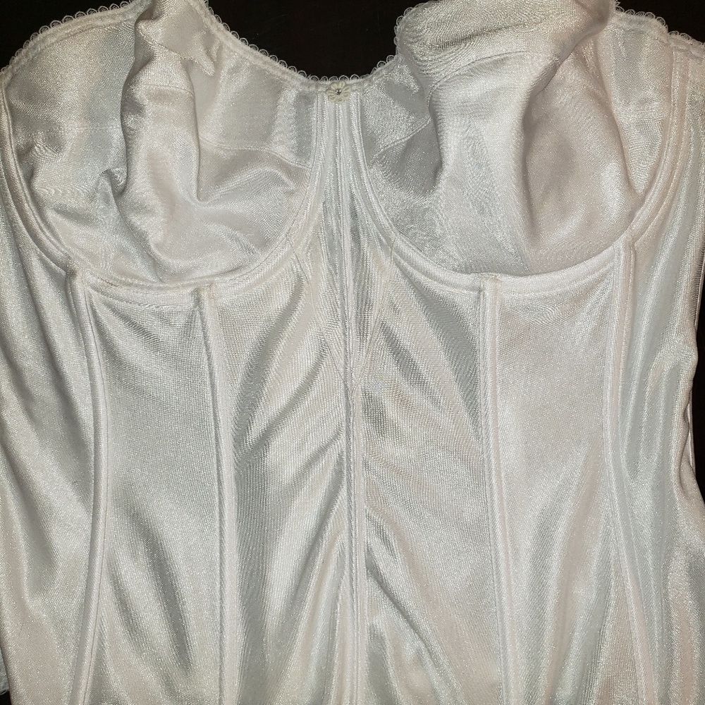 Dominique Size 40D White Corset Bra